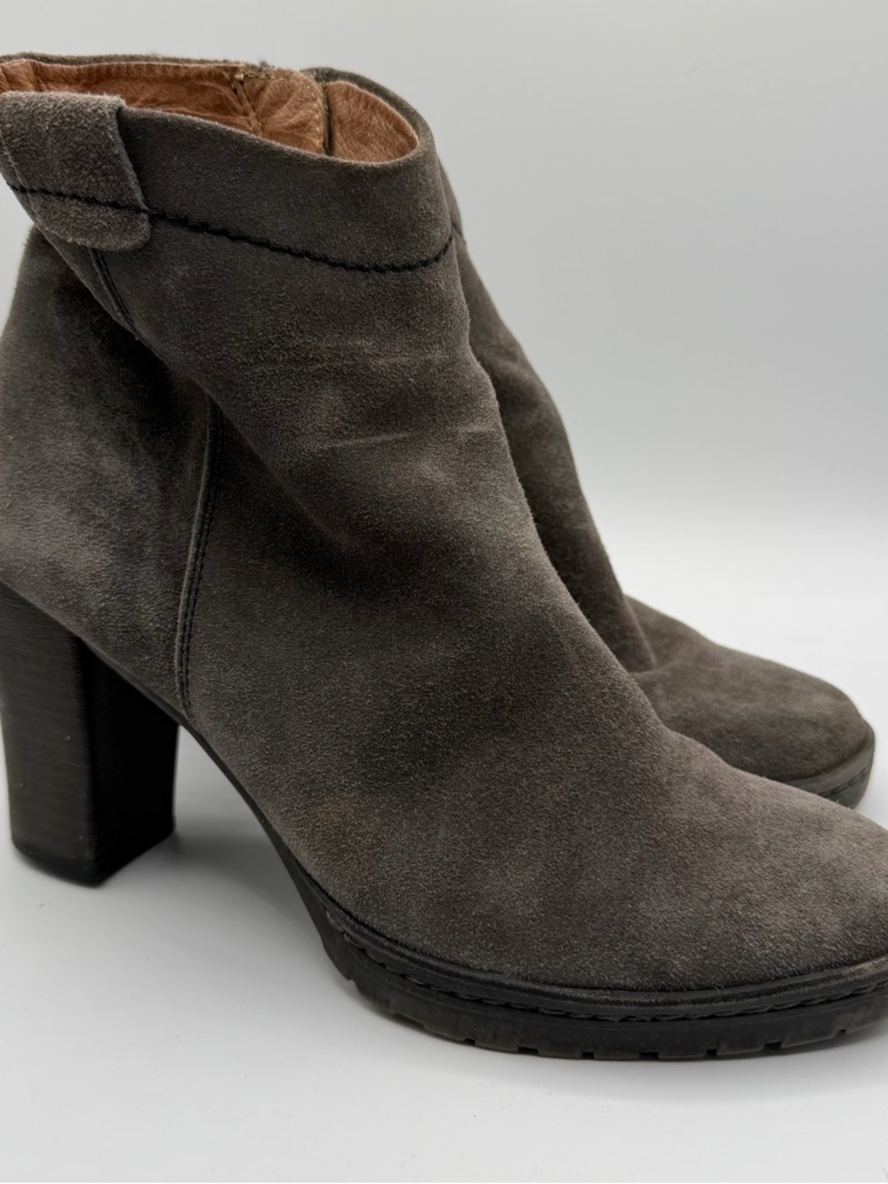 Biala Gray Suede Ankle Boots EU 39 Womens 8.5 Block Heel Side Zip Leather